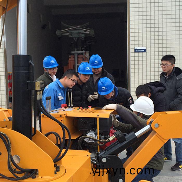 履帶(dai)式起重機(ji)調(diao)試圖